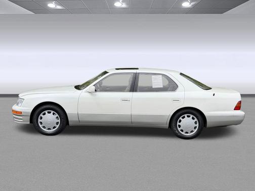 White 1995 Lexus LS 400 Base