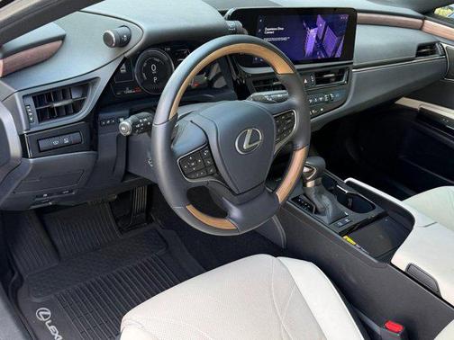 Caviar 2025 Lexus ES 300h Ultra Luxury