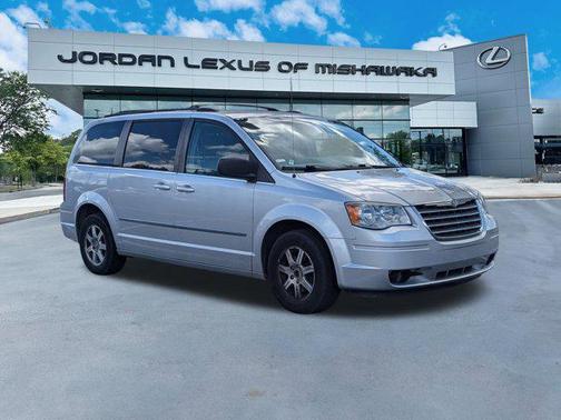 2009 Chrysler Town & Country Touring