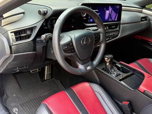 Ultra White 2023 Lexus ES 300h F SPORT Handling