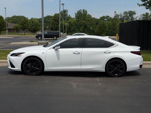 Ultra White 2023 Lexus ES 300h F SPORT Handling