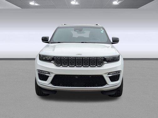 2022 Jeep Grand Cherokee Summit