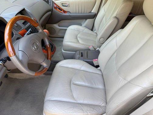 White 2002 Lexus RX 300 Base