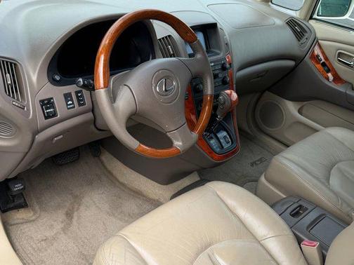 White 2002 Lexus RX 300 Base