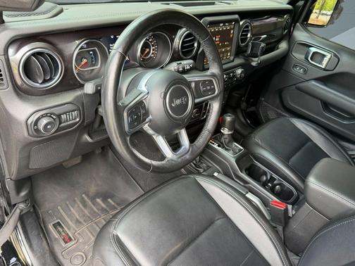 Black Clearcoat 2021 Jeep Wrangler Unlimited Sahara