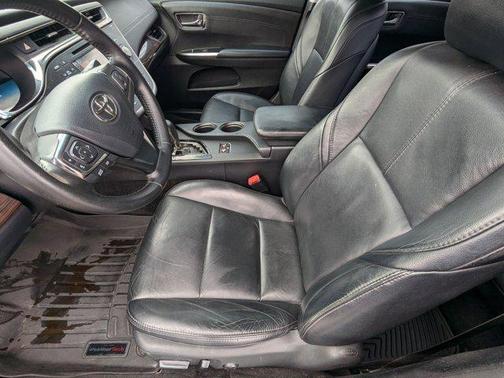 2013 Toyota Avalon XLE