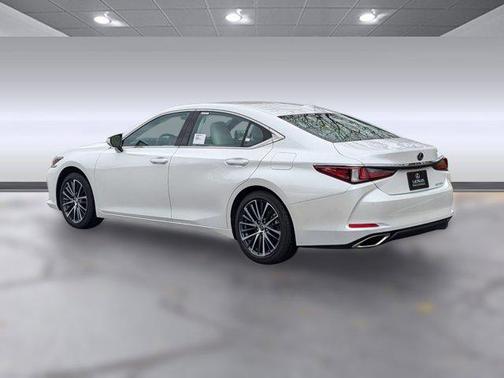 2025 Lexus ES 350 Base