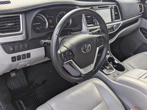2019 Toyota Highlander Hybrid Limited