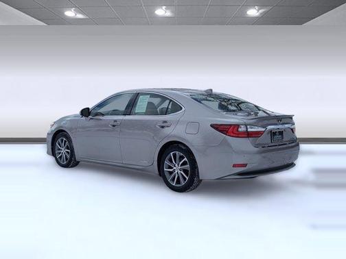 2018 Lexus ES 300h Base