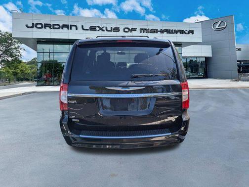 2012 Chrysler Town & Country Touring