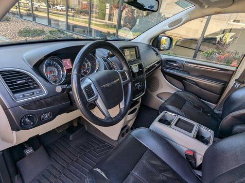 2012 Chrysler Town & Country Touring