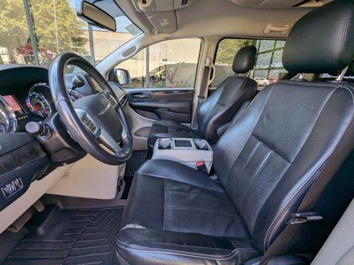 2012 Chrysler Town & Country Touring