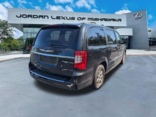 2012 Chrysler Town & Country Touring