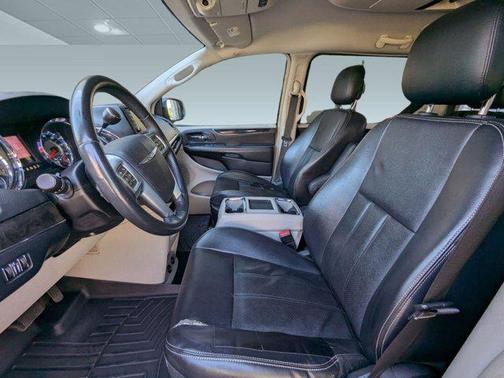 2012 Chrysler Town & Country Touring