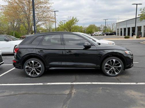 Mythos Black Metallic 2021 Audi SQ5 3.0T Prestige