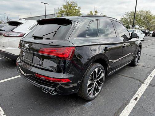 Mythos Black Metallic 2021 Audi SQ5 3.0T Prestige