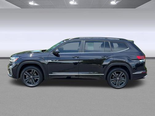Deep Black Pearl 2021 Volkswagen Atlas 3.6L SE w/Technology