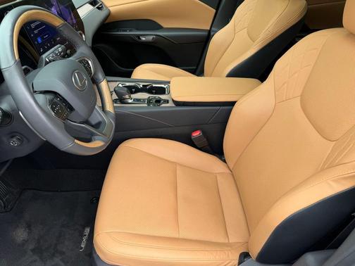Eminent White Pearl 2024 Lexus RX 350 Premium