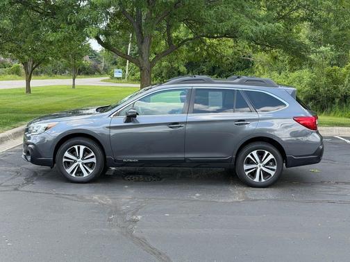 Magnetite Gray Metallic 2018 Subaru Outback 2.5i Limited
