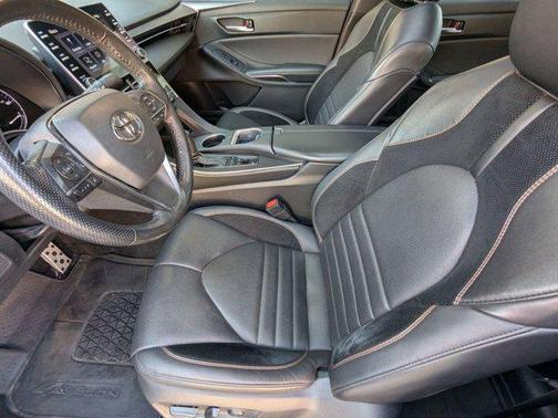 2022 Toyota Avalon Hybrid XSE