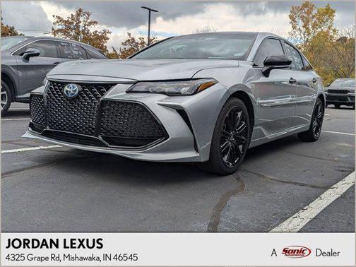 2022 Toyota Avalon Hybrid XSE