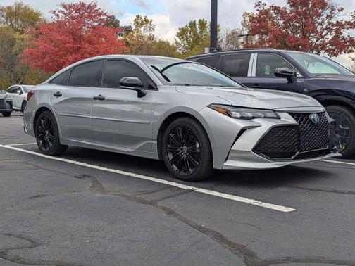 2022 Toyota Avalon Hybrid XSE