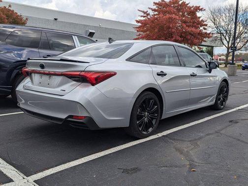 2022 Toyota Avalon Hybrid XSE
