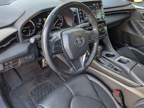 2022 Toyota Avalon Hybrid XSE