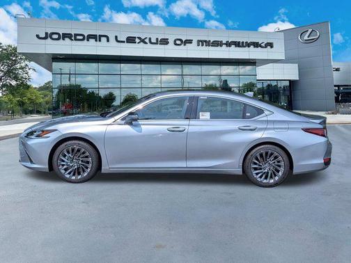 2025 Lexus ES 300h Ultra Luxury