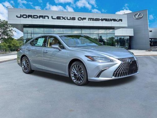 2025 Lexus ES 300h Ultra Luxury