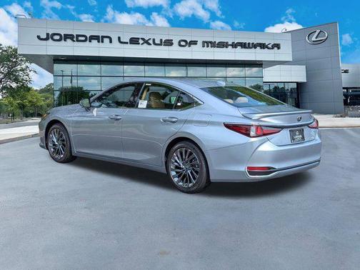 2025 Lexus ES 300h Ultra Luxury