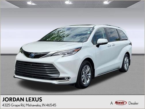 Wind Chill Pearl 2023 Toyota Sienna Platinum