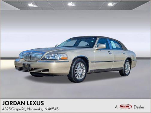 2004 Lincoln Town Car Signature