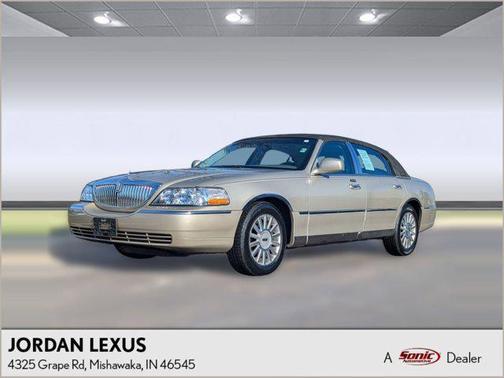 2004 Lincoln Town Car Signature