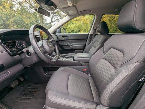 2024 Nissan Pathfinder SV FWD