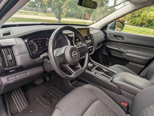 2024 Nissan Pathfinder SV FWD
