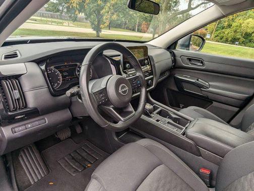 2024 Nissan Pathfinder SV FWD