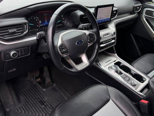 Forged Green Metallic 2022 Ford Explorer XLT