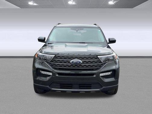 Forged Green Metallic 2022 Ford Explorer XLT