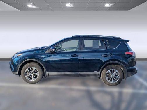 2017 Toyota RAV4 Hybrid SE
