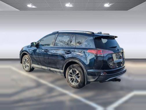 2017 Toyota RAV4 Hybrid SE