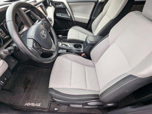 2017 Toyota RAV4 Hybrid SE