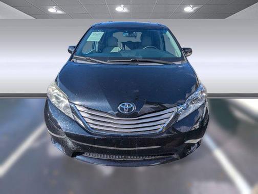 2017 Toyota Sienna XLE