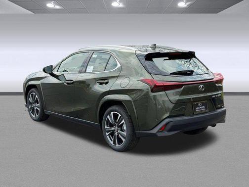 Nori Green Pearl 2026 Lexus UX 300h Premium