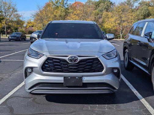 2020 Toyota Highlander LE