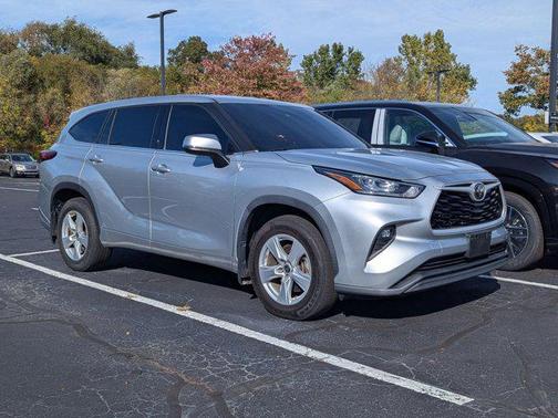 2020 Toyota Highlander LE