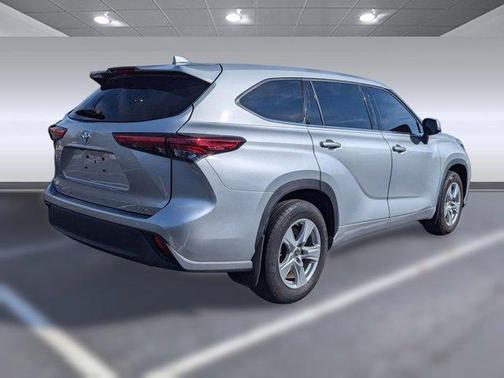 2020 Toyota Highlander LE