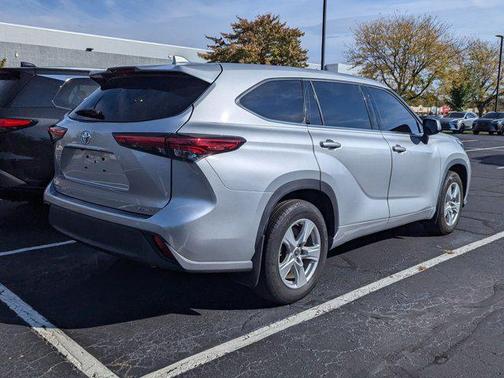 2020 Toyota Highlander LE