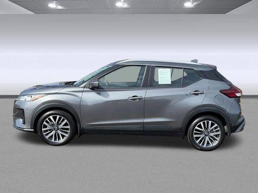 2022 Nissan Kicks SV