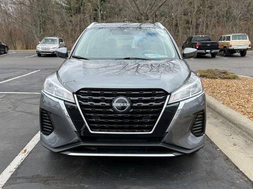 2022 Nissan Kicks SV